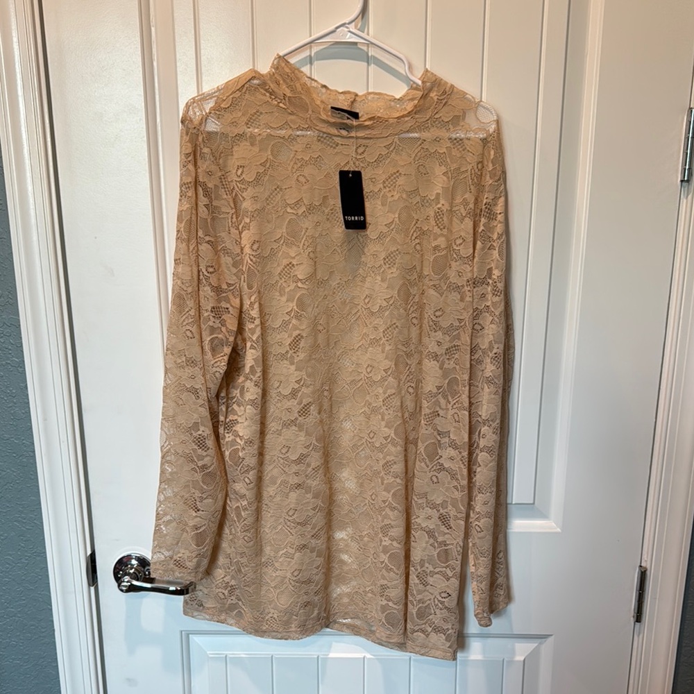 NWT Torrid Sz 3X Beige Lace Long Sleeve Top
